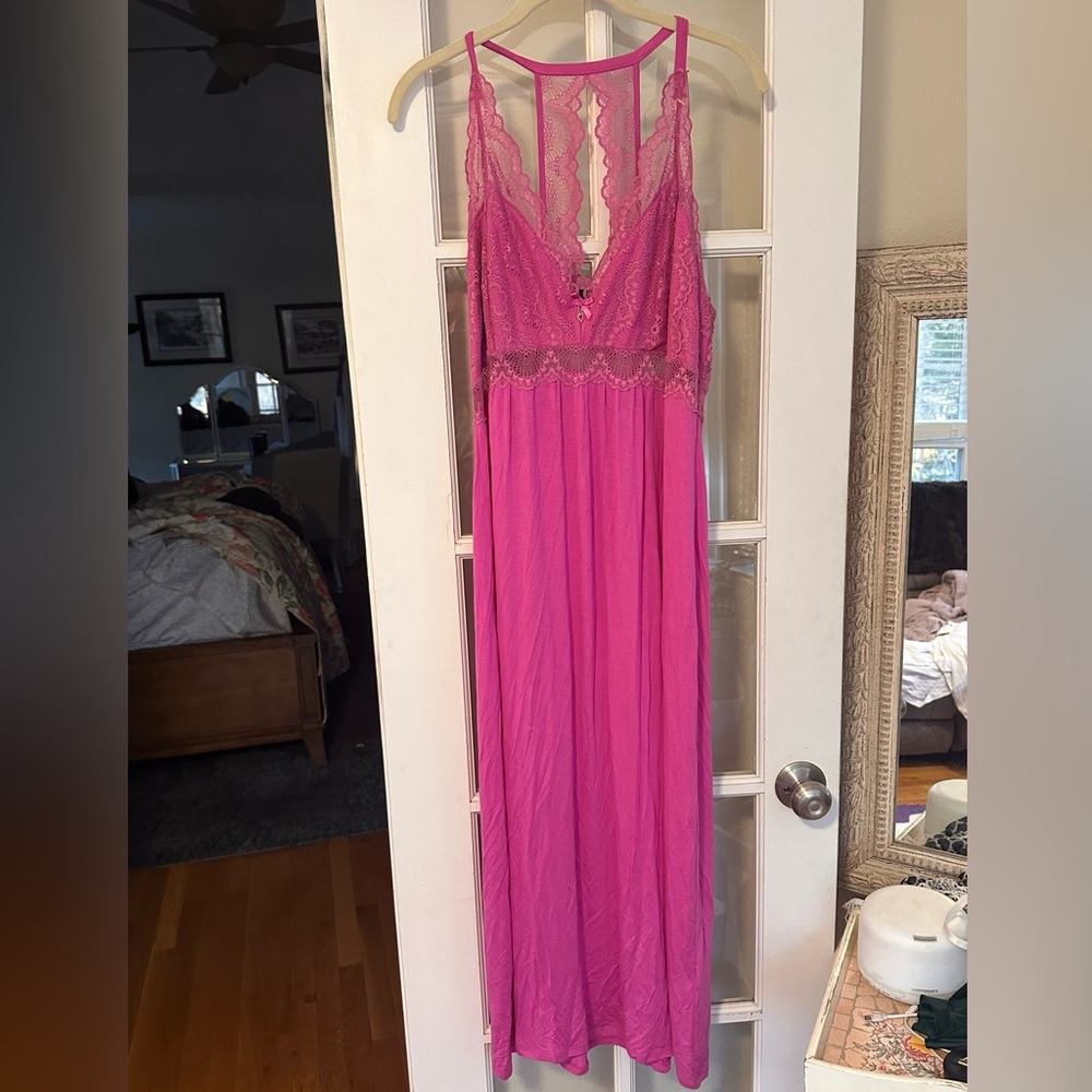 Thalia Sodi night gown. Nwt. Xxl